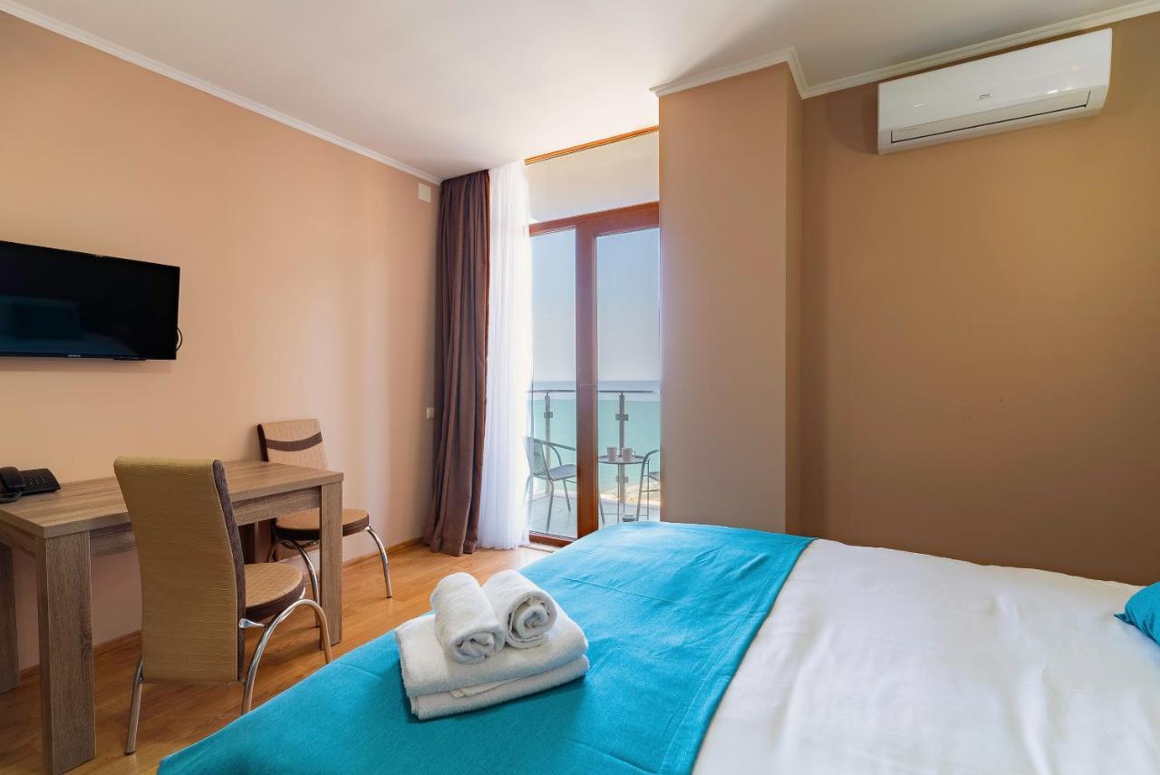 G-Point New Beach Batoumi Extérieur photo
