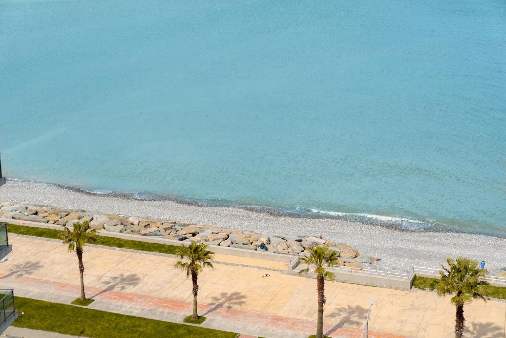 G-Point New Beach Batoumi Extérieur photo